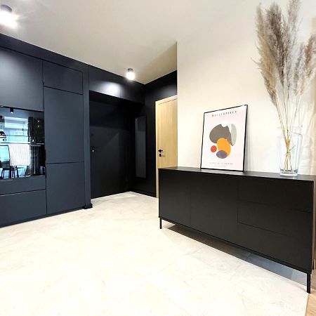 Wyszynskiego Apartment - Self Check-In 20H - Parking &Lift Breslau Exterior foto