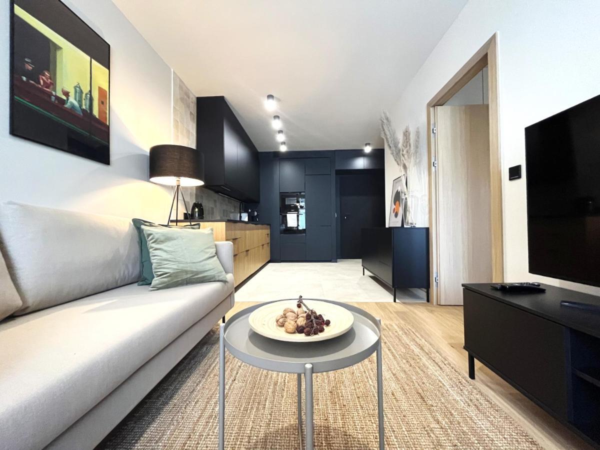 Wyszynskiego Apartment - Self Check-In 20H - Parking &Lift Breslau Exterior foto